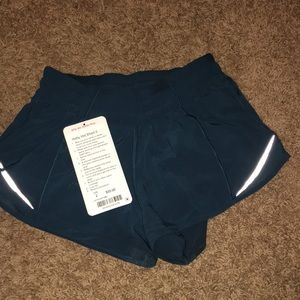 Lululemon Hotty Hot Short II size 2